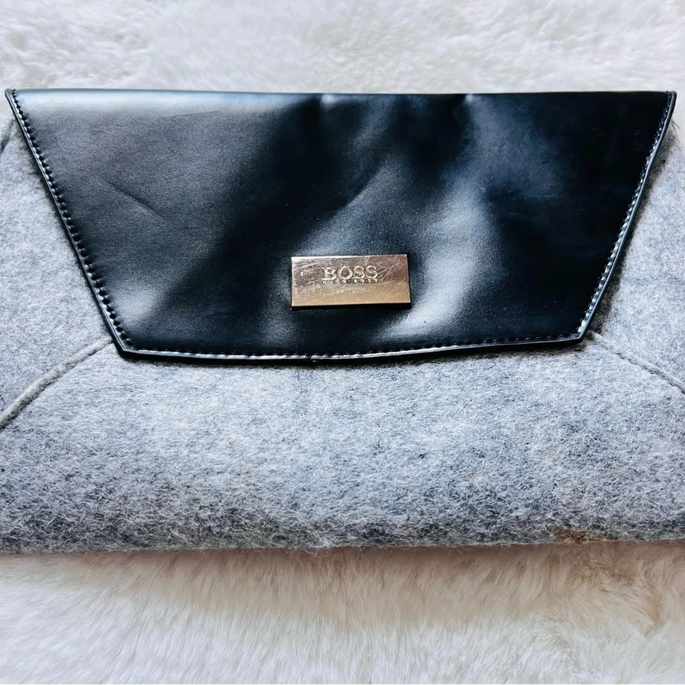 Hugo Boss Parfums Cosmetic Bag .